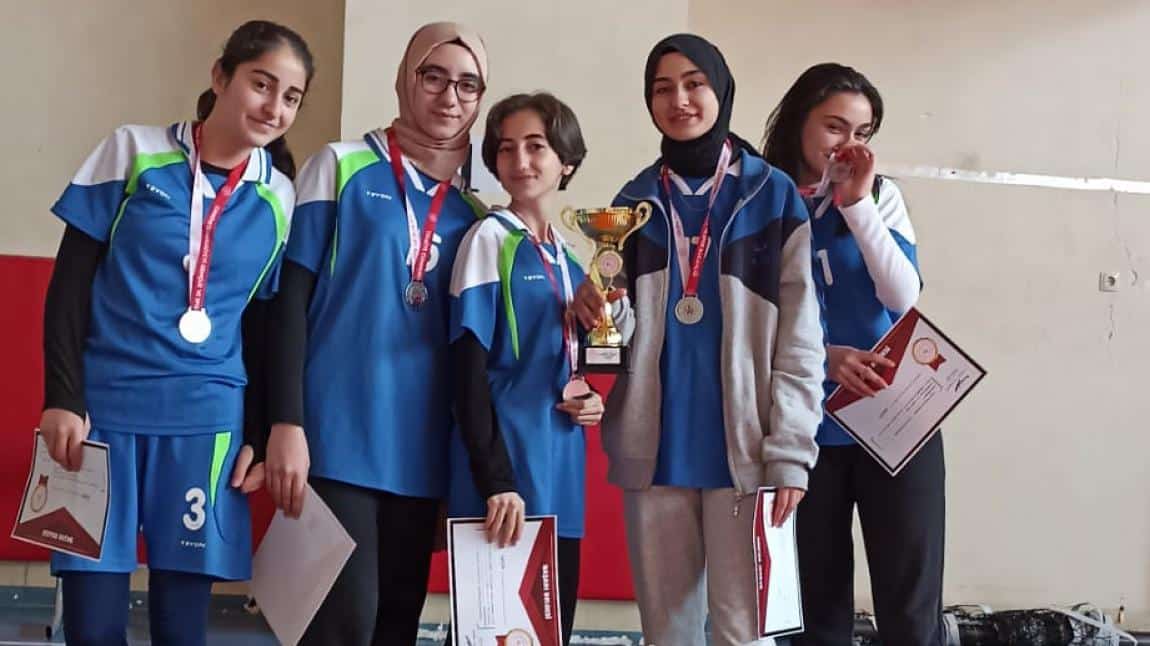 Okul Badminton Kız Takımımız, İl İkincisi Oldu